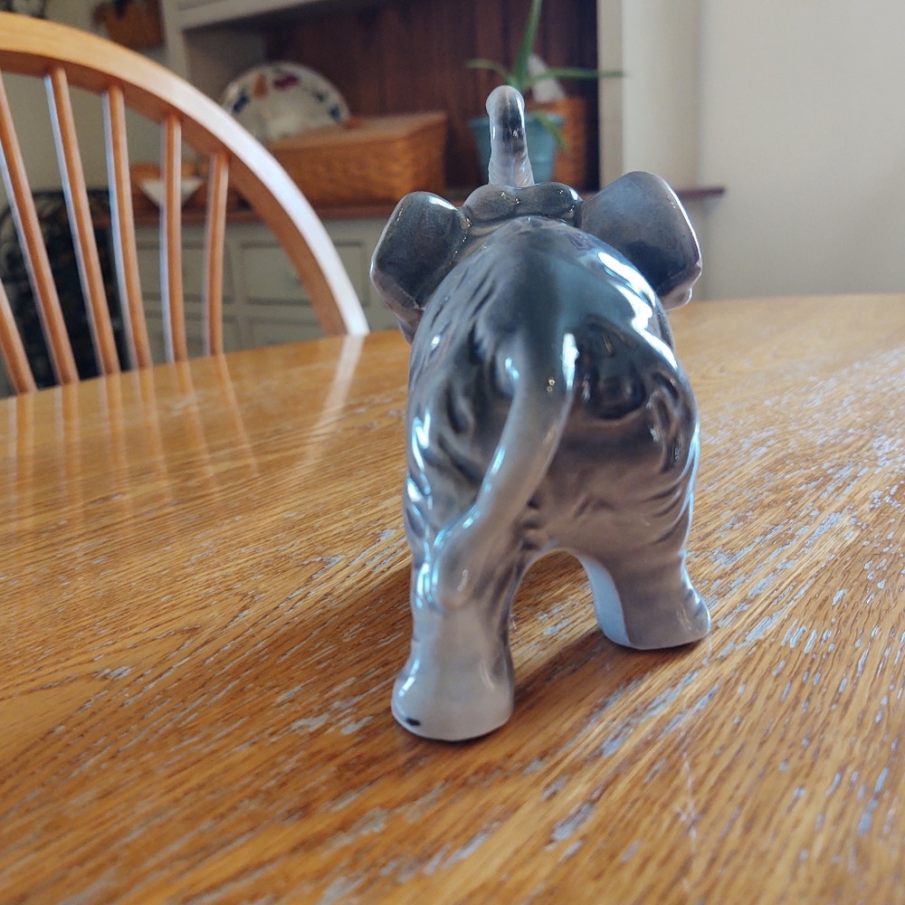 Ceramic elephant - Picture 4 of 5